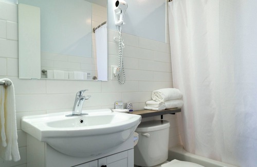 Manitowaning Hotel | Wayside Motel Manitoulin
