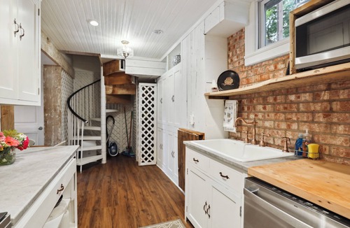 Navarre House | Wayzata Apartment - steps to lake and downtown