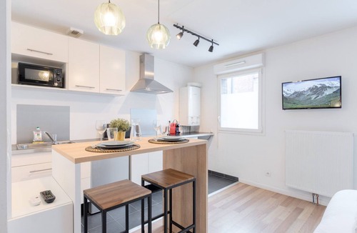 Wazemmes Apartment | Wazemmes - Functional studio with parking