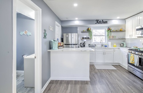 Keansburg House | We have a beach house with a full kitchen. Pet Friendly