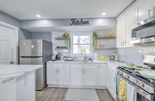 Keansburg House | We have a beach house with a full kitchen. Pet Friendly