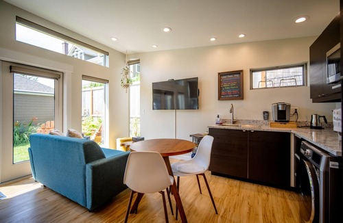 Wallingford House | WE HAVE AC!