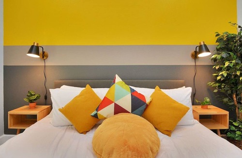 Central Southwest House | WE HAVE POWER!!! Midtown Getaway By Texas Medical Center & Downtown