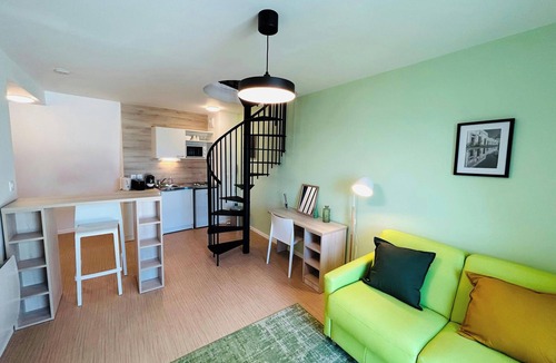 Barbatre Apartment | We Live In R - Duplex 504