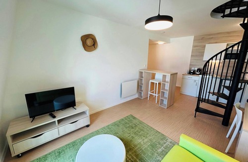 Barbatre Apartment | We Live In R - Duplex 504