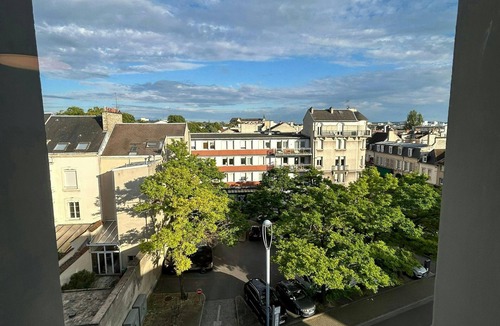 Barbatre Apartment | We Live In R - Suite 301