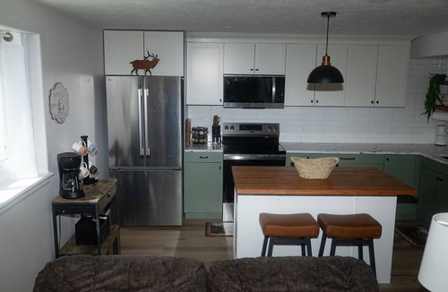 Rawlins Apartment | We need your review, come help us build something special! New and comfortable!