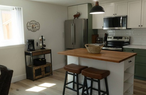 Rawlins Apartment | We need your review, come help us build something special! New and comfortable!