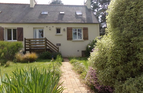 Logonna-Daoulas House | We stop renting.