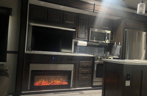 Buna RV Rental | We tow to your Destination within 75 Miles of Buna TX. 77612