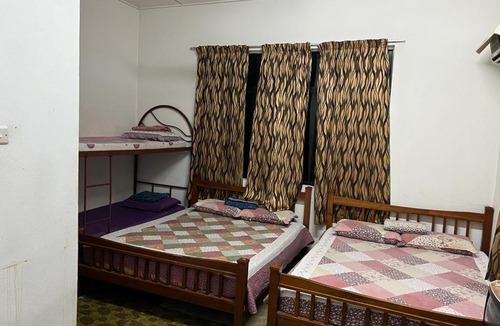 Kampung Semut Api House | Weaayah guesthouse