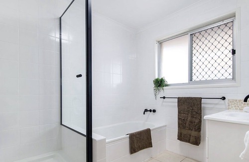 Mermaid Beach House | Weatherly Waters (Pet Friendly)