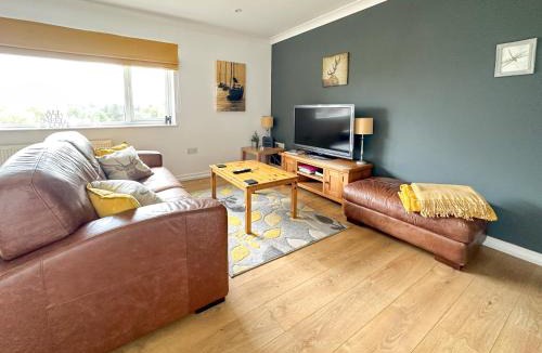 North Gorley House | Weavers Lodge