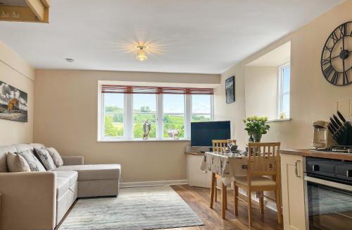 Hayfield House | Weavers View - Uk49723