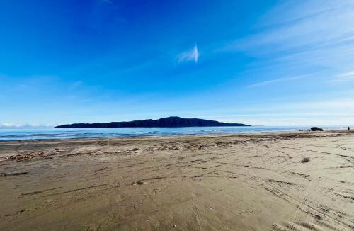 Paraparaumu Beach Apartment | Webber by the Sea