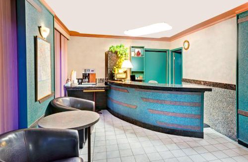 Rosemount Hotel | Weber Inn KItchener