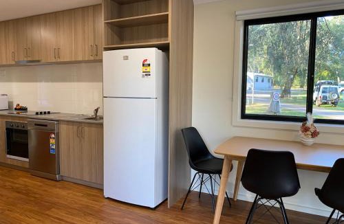 Wedderburn Hotel | Wedderburn Caravan Park