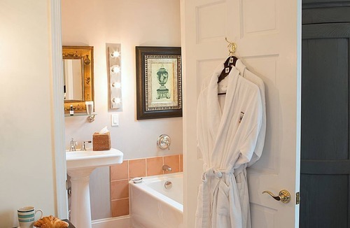 Williamsburg Hotel | Wedmore Place