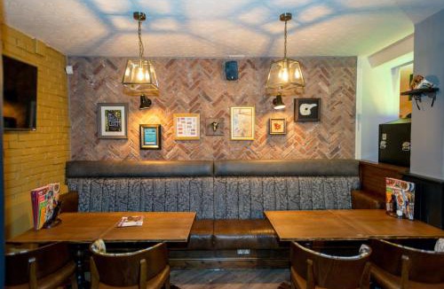 Charvil Hotel | Wee Waif by Greene King Inns