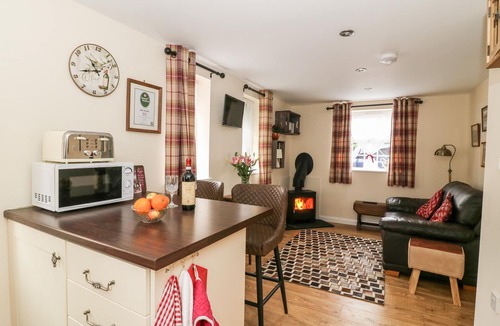Cottingham Apartment | WEE WOODY, pet friendly, with open fire in Cottingham