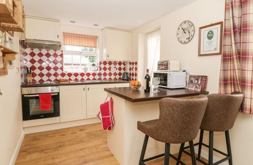 Cottingham Apartment | WEE WOODY, pet friendly, with open fire in Cottingham
