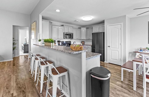Abilene House | Weekday Spring Deals ~ Near Dyess ~Pets OK~ Sleeps 8 ~ 5 Stars ~Spacious ~ Clean