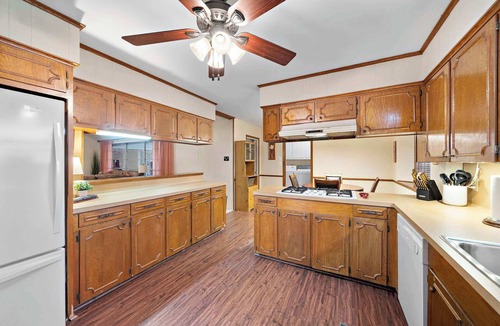 Baytown House | Weekend Escape Cabin:3BR+Sunroom +Games+Views