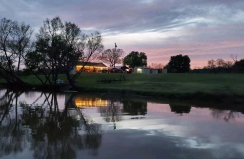 Brownwood House | Weekend Getaway on the Jim Ned River