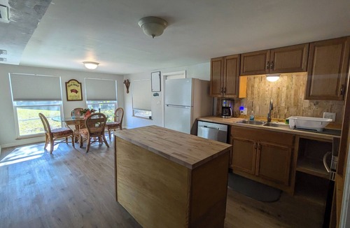 Weeki Wachee Gardens Cottage | Weeki fun house