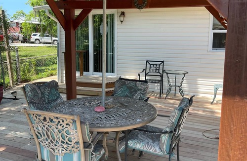 Weeki Wachee Gardens Cottage | Weeki fun house