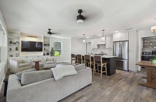 Weeki Wachee Gardens House | Weeki Wachee River Retreat - Main River House with Private Dock