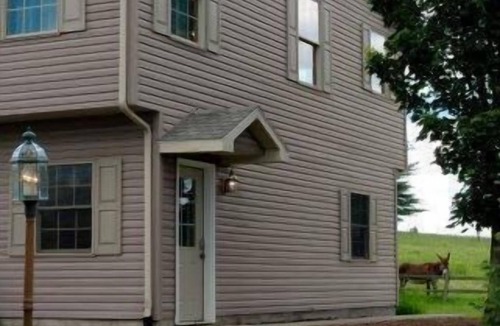 Mansfield House | Weekly discounts available!