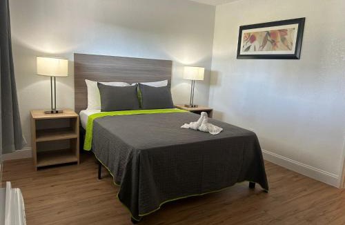 Arlington Hotel | Weekly Inn