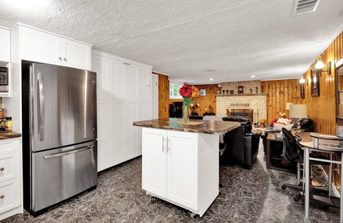 Thunder Bay Apartment | Weekly, monthly discounts, clean, comfy pet friendly, sleeps 4, hostess managed