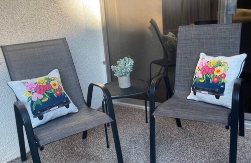 Walden on Lake Conroe Condo | Weekly &Monthly Rates Available.Lovely condo, with pool, close to Margaritaville
