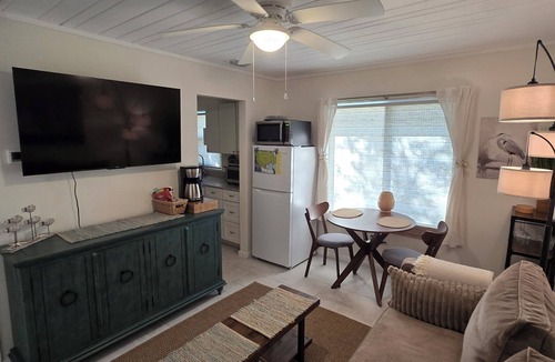 Panacea Cottage | WEEKLY STAYS 20% DISCOUNT!nSALT AIR AND SERENDIPITY Unit A