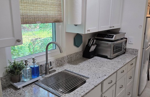 Panacea Cottage | WEEKLY STAYS 20% DISCOUNT!nSALT AIR AND SERENDIPITY Unit A