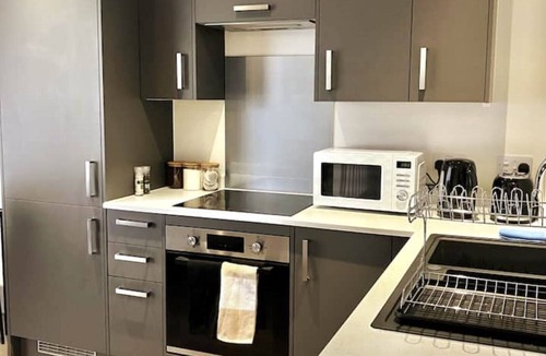 Hemel Hempstead Apartment | Weekly Stays Welcome | 1 Bed Duplex | Sleeps 3