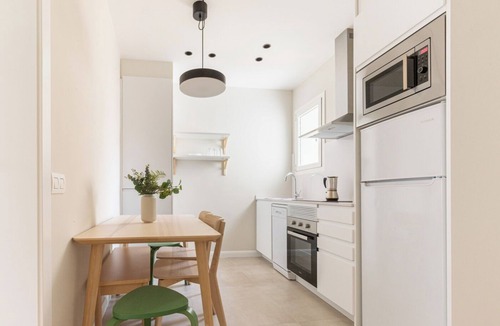 El Guinardo Apartment | Weflating SANT PAU - Cozy 4 BDR