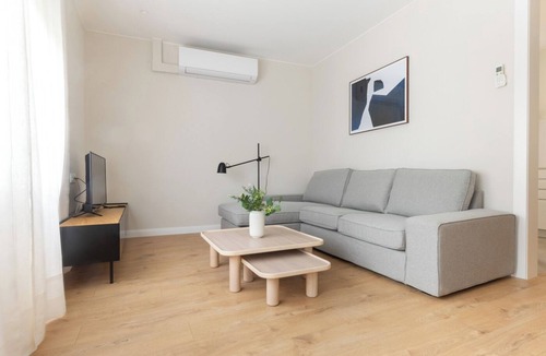 El Guinardo Apartment | Weflating SANT PAU - Cozy 4 BDR