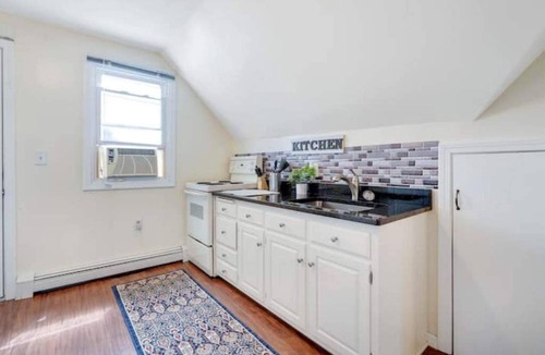 West Hartford House | WeHa Penthouse w/Private Deck