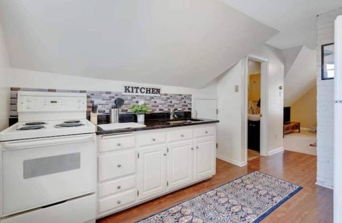 West Hartford House | WeHa Penthouse w/Private Deck