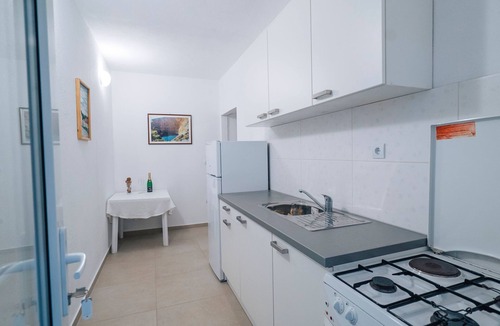 Promajna Apartment | Weiße Idylle auf dem blauen Meer by Interhome