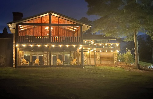 Centre House | Weiss Lake 5 bedroom house ready for your family fun of Skiing and Fishing.
