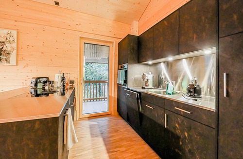 Zweisimmen Apartment | Weisshorn (OG + DG Südwest) by Interhome
