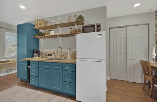 Fredericksburg House | Weitz Getaway with Private Pool + Two Hot Tubs