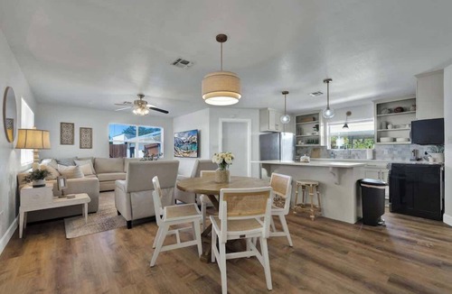 Fredericksburg House | Weitz Getaway with Private Pool + Two Hot Tubs
