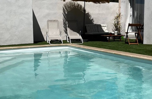 Chateauneuf-les-Martigues House | Welcome to our charming suite with its own private pool!