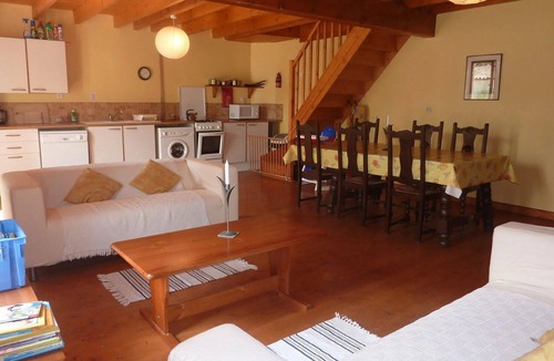 Saint-Pierre-de-Juillers Cottage | 🌿 Welcome to Vierge Garden Cottage at Les Vallaies ☀️🍷