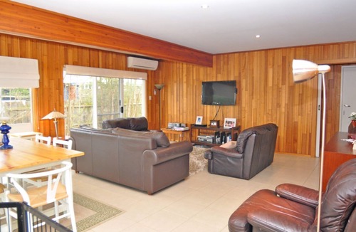 Inverloch House | Welcome Break Pet Friendly